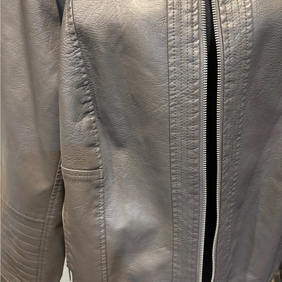 Bernardo Women's Silver Faux Leather Jacket - Picture 2 of 5
